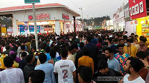 আগে সেলিব্রিটি তারপরে লেখক?