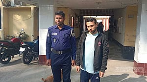 স্ত্রীকে হাতুড়ি দিয়ে পিটিয়ে হত্যার পর ৯৯৯ ফোন