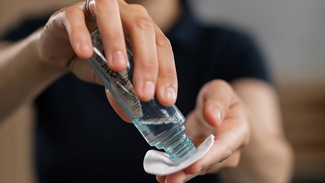 টোনার ত্বকে যে কাজ করে
