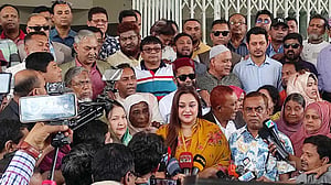 কুমিল্লা সিটি উপনির্বাচন: চার 'শক্তিশালী' প্রার্থীতে ভোট জমার ইঙ্গিত
