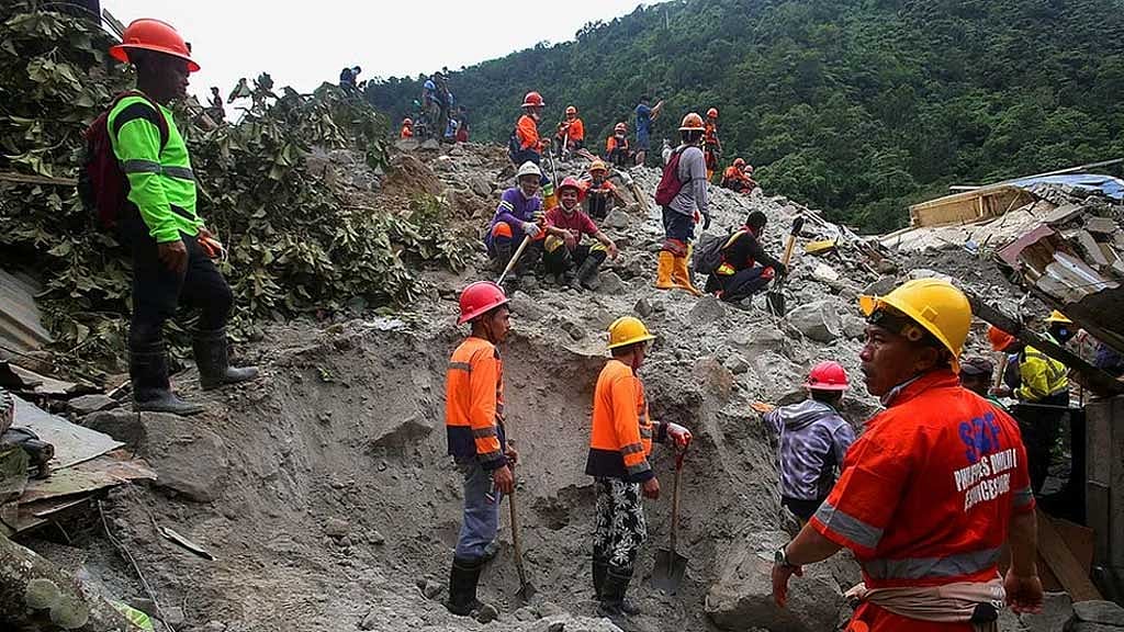 ফিলিপিন্সে ভূমিধসে মৃত্যু বেড়ে ৬৮