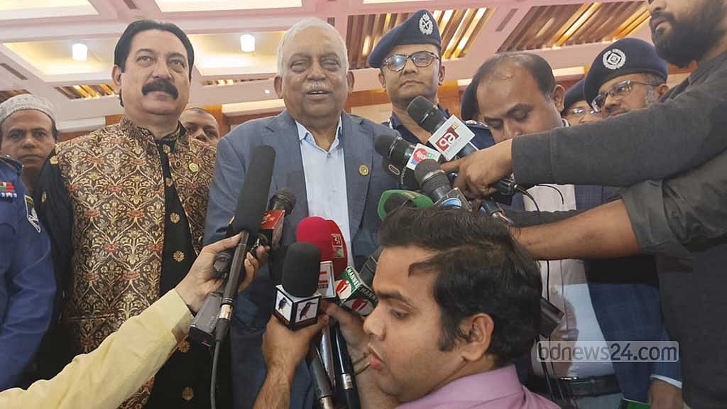 মিয়ানমার থেকে আর কাউকে প্রবেশ করতে দেওয়া হবে না: স্বরাষ্ট্রমন্ত্রী