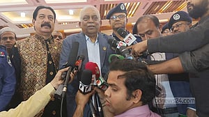মিয়ানমার থেকে আর কাউকে প্রবেশ করতে দেওয়া হবে না: স্বরাষ্ট্রমন্ত্রী