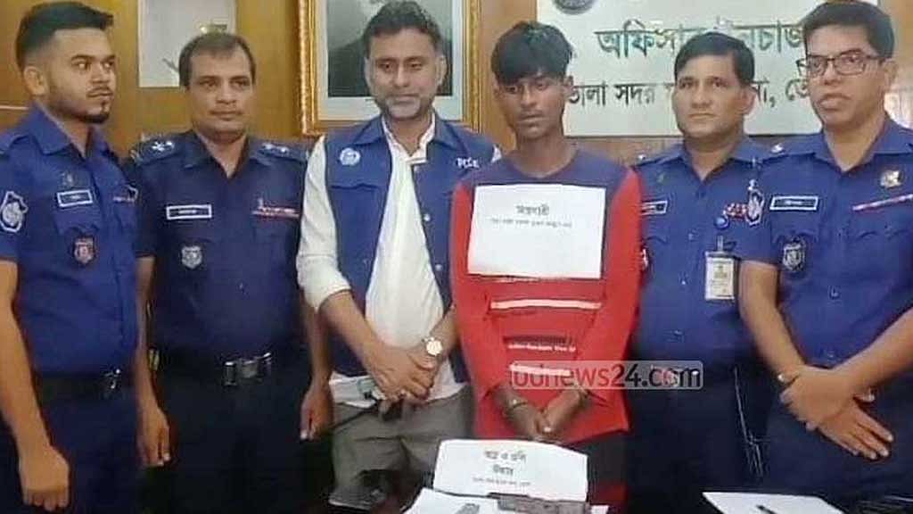 টাঙ্গাইলে সাংবাদিকের মাকে হত্যা: দুই যুবক গ্রেপ্তার