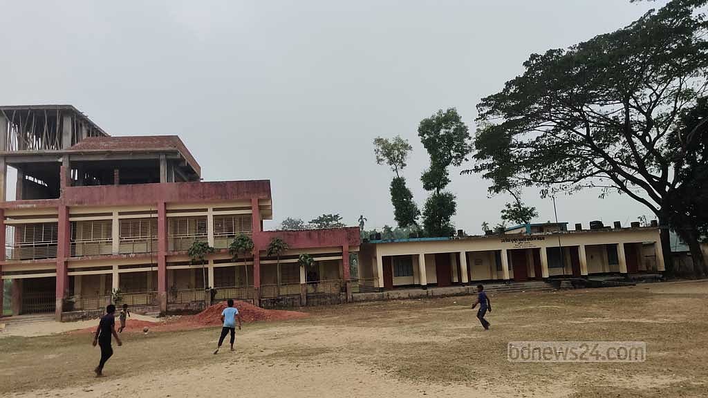 ‘শান্ত’ ঘুমধুম, ফাঁকা আশ্রয়কেন্দ্র