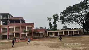 ‘শান্ত’ ঘুমধুম, ফাঁকা আশ্রয়কেন্দ্র