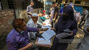 নির্বাচনের আগে ভোটার হওয়ার শেষ সুযোগ