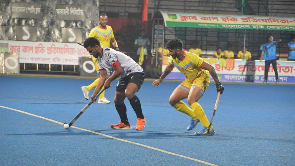 চিরপ্রতিদ্বন্দ্বী মোহামেডানকে হারিয়ে ফাইনালে আবাহনী
