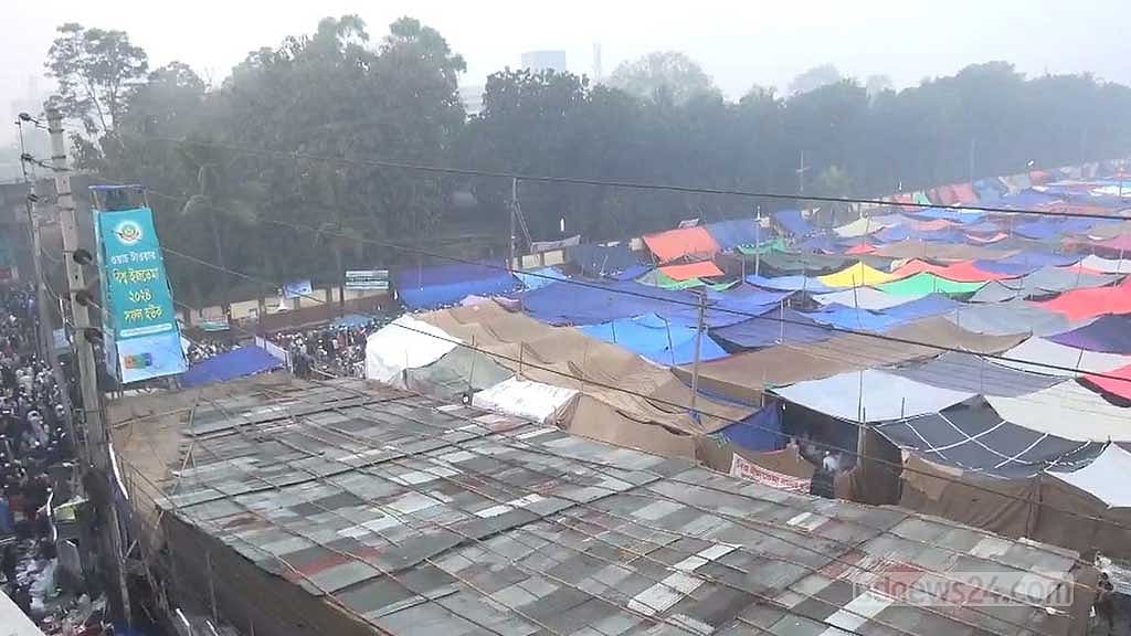 বিশ্ব ইজতেমা: দ্বিতীয় দিনেও আসছে মানুষ