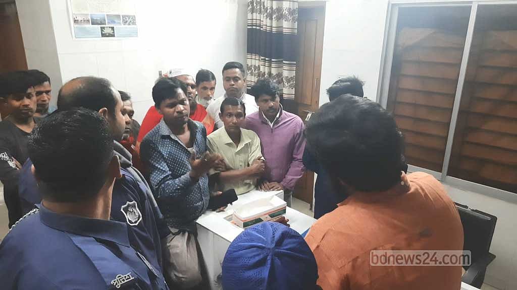 মাদারীপুর হাসপাতালে ‘দায়িত্বে অবহেলা’য় পান বিক্রেতার মৃত্যুর অভিযোগ