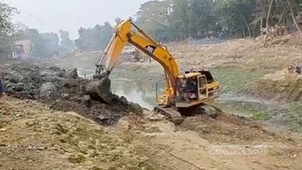 ফের শুরু হাকর নদী খনন, বন্যা থেকে মুক্তির প্রত্যাশা