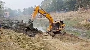 ফের শুরু হাকর নদী খনন, বন্যা থেকে মুক্তির প্রত্যাশা