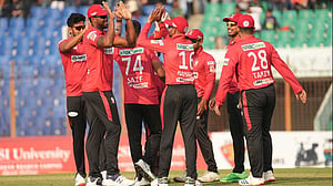 তাসকিনদের সব আশার সমাপ্তি, পঞ্চম জয়ে তিনে তামিমরা