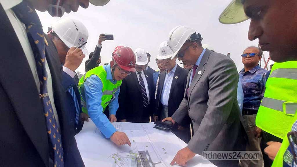 দেশের আকাশসীমা নিয়ন্ত্রণে কাজ করা হচ্ছে: বিমান মন্ত্রী