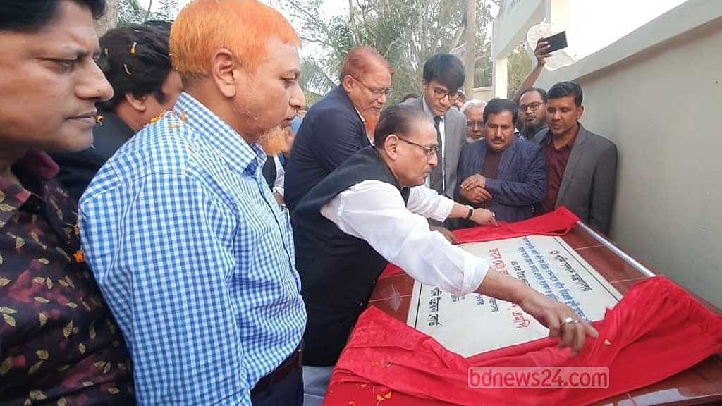 দ্রব্যমূল্য নিয়ে কারসাজি করলে ‘গণধোলাইয়ের’ হুঁশিয়ারি প্রাণিসম্পদ মন্ত্রীর
