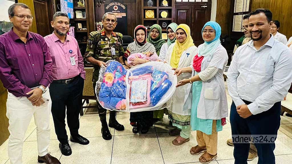 চুরি হওয়া সেই আব্দুল্লাহকে নিয়ে বাড়ি ফিরলেন মা-বাবা