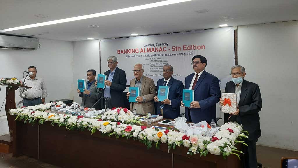 'নীতির ভুলে' একই গ্রুপের কাছে অনেক ব্যাংক: ওয়াহিদ উদ্দিন