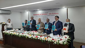 'নীতির ভুলে' একই গ্রুপের কাছে অনেক ব্যাংক: ওয়াহিদ উদ্দিন