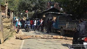 বান্দরবানে যুবককে গুলি, প্রতিবাদে রুমায় যান চলাচল বন্ধ, বিক্ষোভ