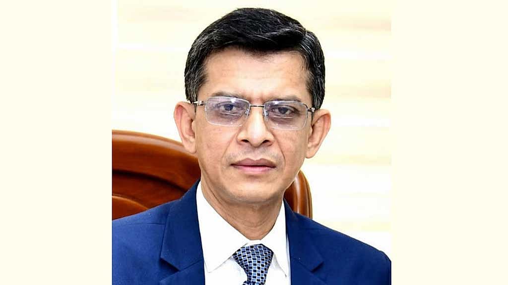 জ্বর নিয়ে হাসপাতালে মন্ত্রিপরিষদ সচিব