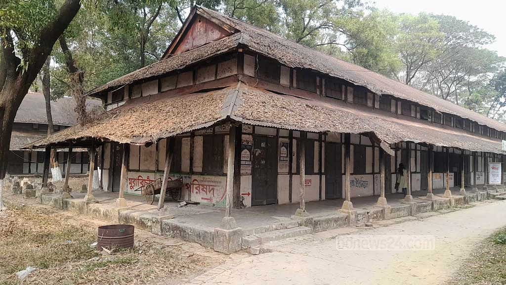অবহেলায় ধ্বংসের মুখে এমসি কলেজের শতবর্ষী ‘আসাম প্যাটার্ন’ ভবন