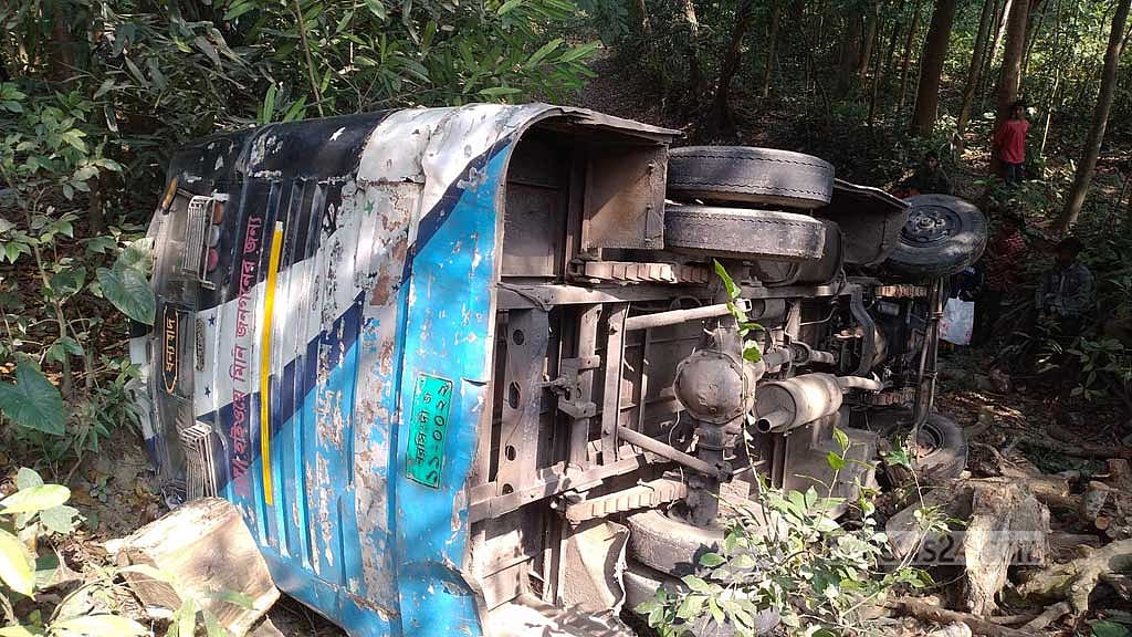 গোপালগঞ্জে বাস-মোটরসাইকেল সংঘর্ষে প্রবাসী যুবক নিহত