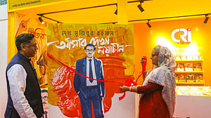 নতুন গ্রাফিক নভেলে বঙ্গবন্ধুর চীন ভ্রমণ: প্রধানমন্ত্রীর উন্মোচন