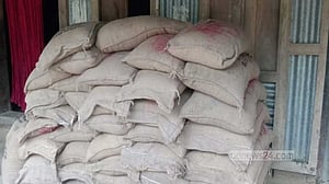 নেত্রকোণায় সরকারি ৪২ বস্তা চাল জব্দ