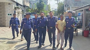 হত্যার জট খুলল হাতবদল হওয়া ফোনে