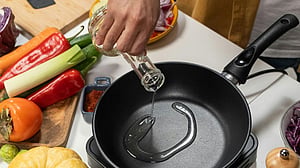 রান্নার জন্য স্বাস্থ্যকর ও অস্বাস্থ্যকর তেল