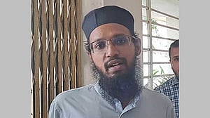 সাংবাদিকদের জেলে দেওয়ার ‘হুমকি’: সেই এসিল্যান্ডকে বদলি