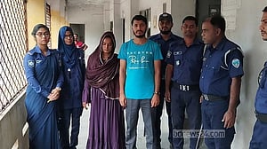 প্রাথমিক নিয়োগ পরীক্ষায় ‘ডিভাইস ব্যবহার’, আটক ভাই-বোন