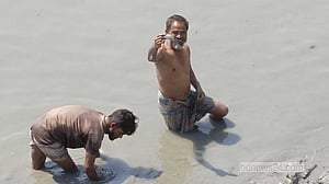 চট্টগ্রামে চিনির গুদামে আগুন: পরিবেশের ক্ষতি নিরূপণে কমিটি