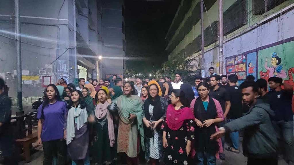 শিক্ষক-সহপাঠীকে ‘দায়ী করে’ জগন্নাথ ছাত্রীর আত্মহত্যা
