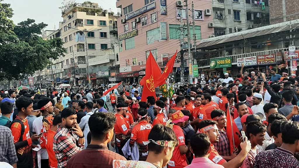 বিপিএল ফাইনালে টিকেটের হাহাকার, রমরমা কালোবাজারি