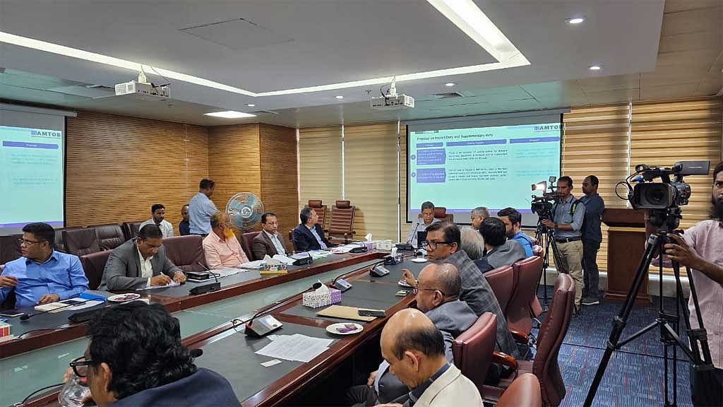 কর্পোরেট ট্যাক্স কমানোসহ ২১ দফা প্রস্তাব মোবাইল অপারেটরদের