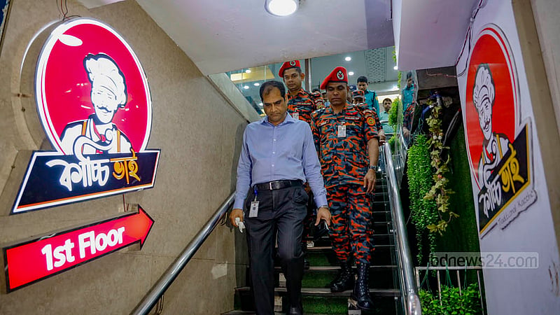 ঢাকার গুলশান-২ নম্বরে ‘কাচ্চি ভাই’ রেস্তোরাঁর এই শাখাটির সিটি করপোরেশনের ট্রেড লাইসেন্স ছাড়া আর কোনো সংস্থার অনুমোদন নেই। অগ্নিনিরাপত্তা ছাড়পত্রের বিষয়ে আবেদন করা হয়েছে। কিন্তু সেটি এখনো অনুমোদন পায়নি।