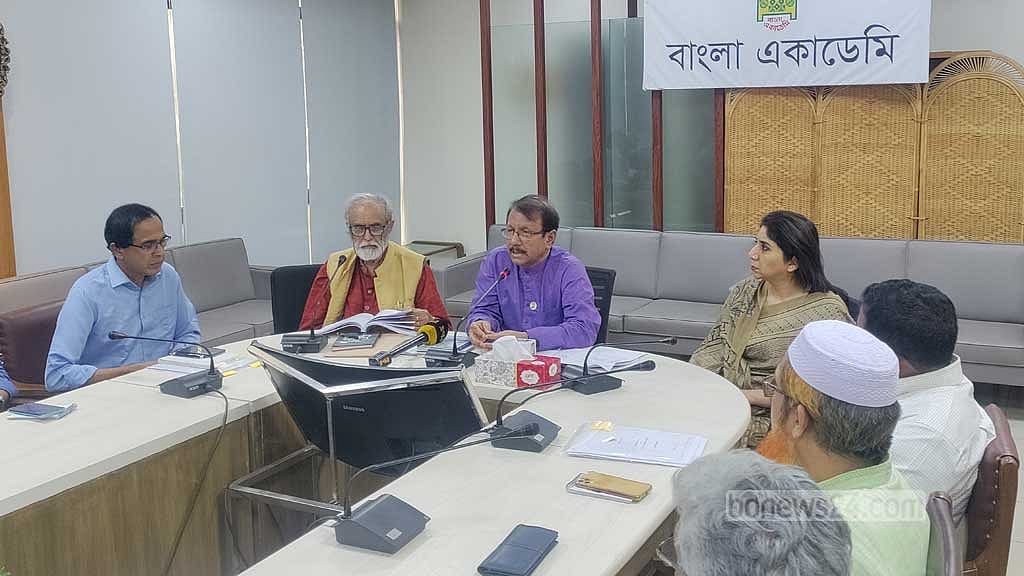 বাংলা একাডেমির কার্যক্রম সারা দেশে ছড়িয়ে দেওয়ার তাগিদ কামাল চৌধুরীর