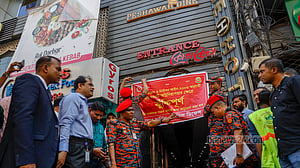 গুলশানের রেস্তোরাঁয় অভিযান