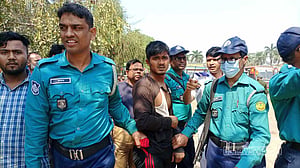 রাবিতে ভর্তি পরীক্ষার্থীর মোবাইল ‘ছিনতাইয়ের চেষ্টা’, যুবককে পিটুনি