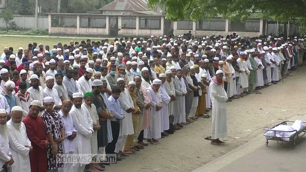 বাবা-মায়ের পাশে চিরনিদ্রায় খালিদ