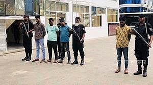 কক্সবাজারে ‘অস্ত্রের বিনিময়ে মাদক’ চক্রের সদস্যসহ আটক ৪
