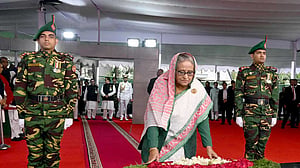 স্বাধীনতা দিবসে বঙ্গবন্ধুর প্রতিকৃতিতে প্রধানমন্ত্রীর শ্রদ্ধা