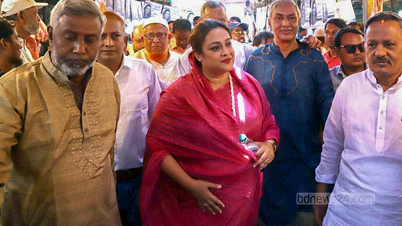 কুমিল্লা সিটি ভোটে শেষ মুহূর্তের প্রচারে মেয়র প্রার্থী তাহসিন বাহার সূচনা।
