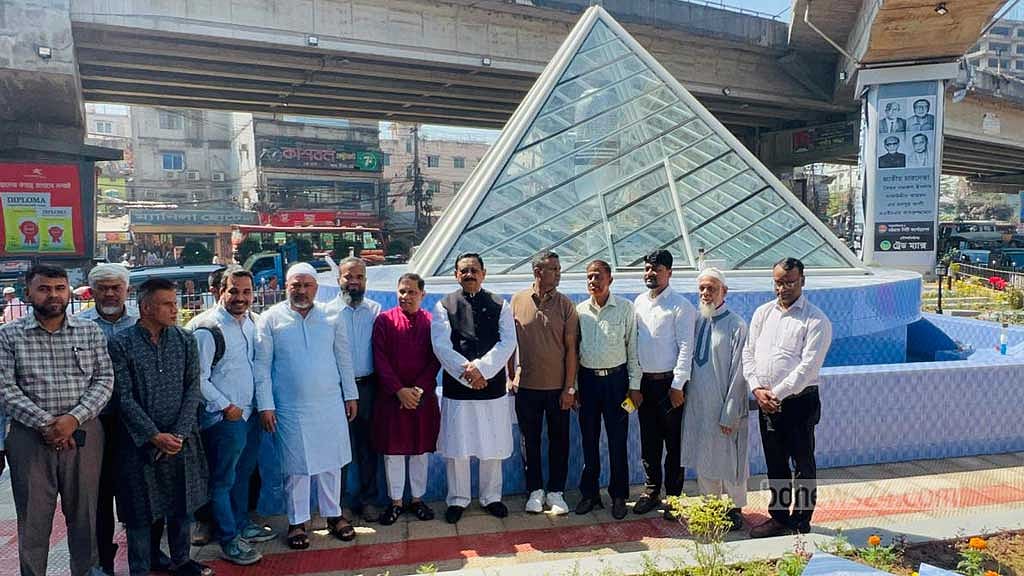বহদ্দারহাট চত্বরে 'বঙ্গবন্ধুর স্বাধীনতার ঘোষণা পাঠ' স্মৃতি স্মারক