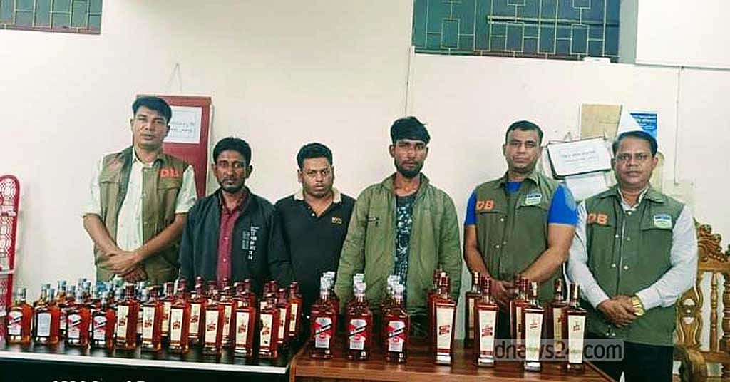 শেরপুরে ৬২ বোতল ভারতীয় মদসহ গ্রেপ্তার ৩