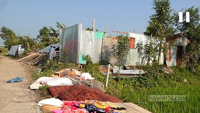 ব্রাহ্মণবাড়িয়ায় ঘূর্ণিঝড়ে ঘরবাড়ি বিধ্বস্ত, বিদ্যুৎ বিচ্ছিন্ন