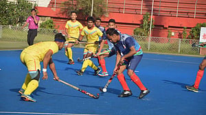 খেলা বন্ধ ৪০ মিনিট, ঊষাকে প্রথম হারের স্বাদ দিল আবাহনী