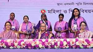 পাঁচ নারীকে ‘জয়িতা পুরস্কার’ দিলেন প্রধানমন্ত্রী