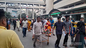 সন্তানদের ‘জড়িয়ে ধরে’ লাশ হলেন পপি